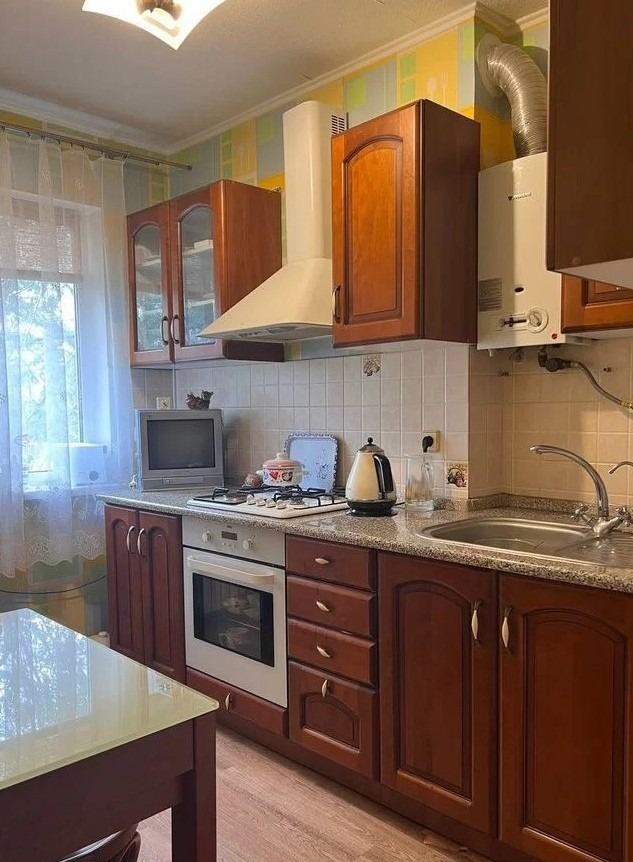 Продается Квартира, б.Шахтостроителей , район Калининский, г. Донецк, Донецкая Народная Республика, Россия