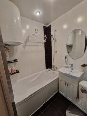 Продается Квартира, квл. Шахтёрский 13, район Макеевка - Центрально-городской, г. Донецк, Донецкая Народная Республика, Россия